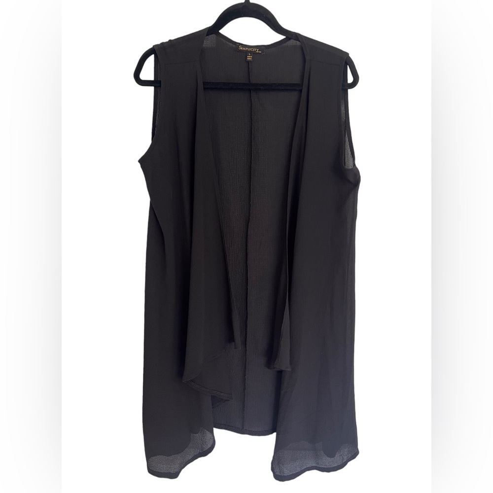 Simplicity Women’s Sleeveless Cardigan. Size L Color Black